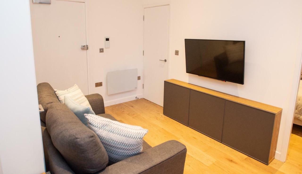 Stylish And Clean 1 Bed Apartment Maidenhead Town Center Exterior photo